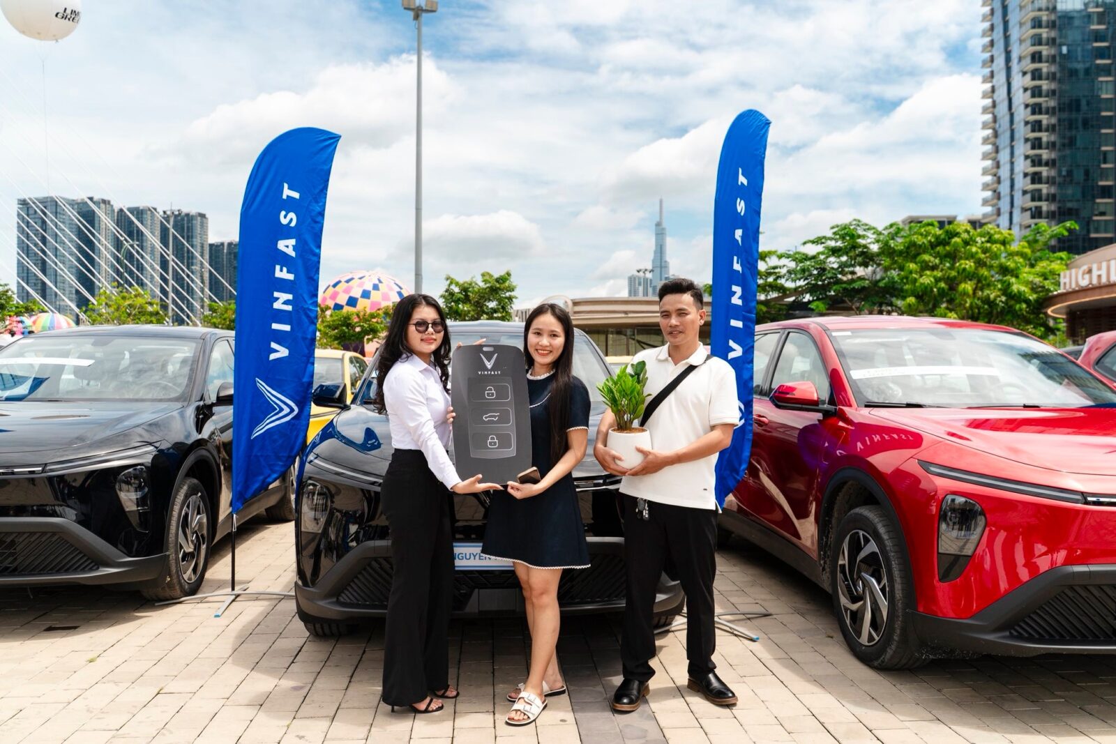 VinFast Limo Green 12 VinFast Limo Green limo VinFast Limo Green